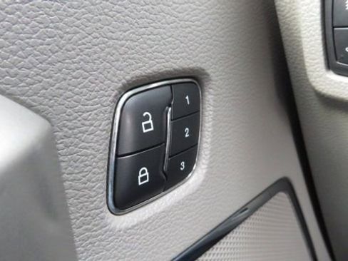 Used 2015 Ford F150 Lariat w/ Equipment Group 502A Luxury image 29