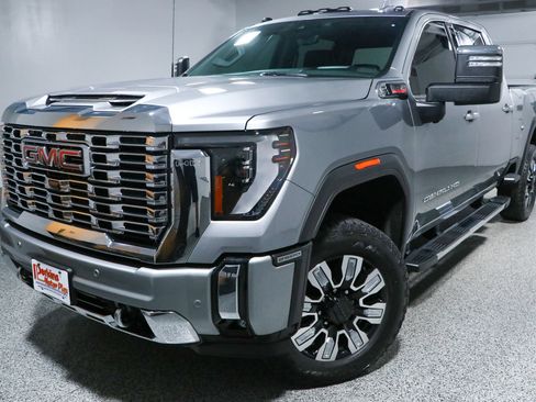 Used 2024 GMC Sierra 2500 Denali w/ Denali Reserve Package AWD/4WD image 35