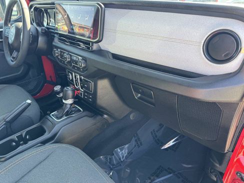 Certified 2025 Jeep Wrangler Unlimited Sport AWD/4WD image 8