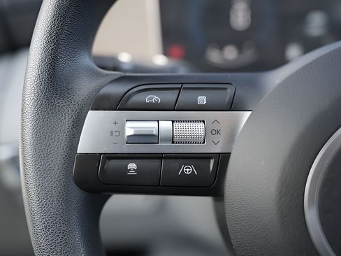 Certified 2025 Hyundai Tucson SE FWD image 25