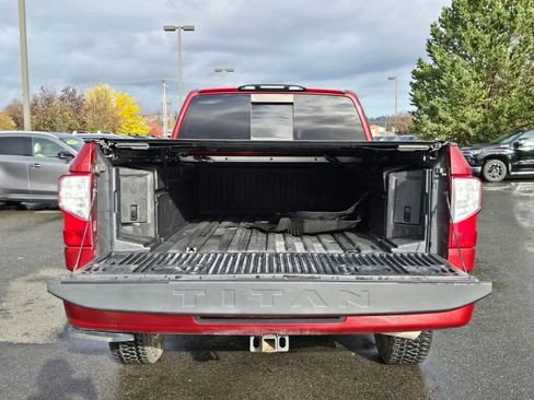 Used 2018 Nissan Titan PRO-4X w/ Pro-4x Convenience Package image 15