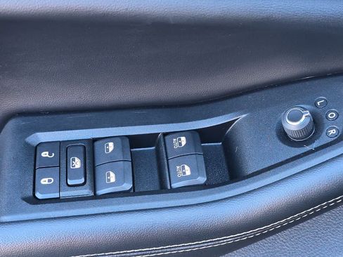 Used 2024 Jeep Grand Cherokee L Limited w/ Luxury Tech Group II image 15