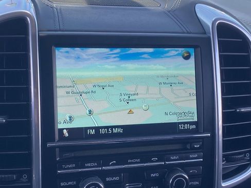Used 2012 Porsche Cayenne Turbo AWD/4WD image 28