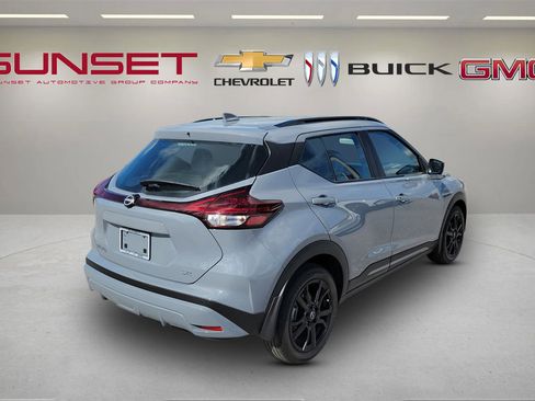 Used 2023 Nissan Kicks SR w/ SR Premium Package image 4