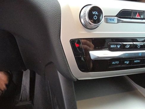 Certified 2022 Ford Explorer XLT image 25