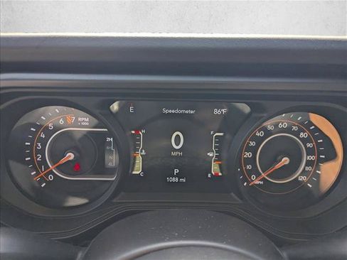 Used 2025 Jeep Gladiator Sport AWD/4WD image 9
