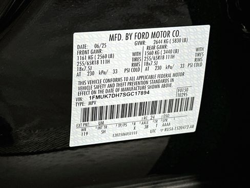 Used 2025 Ford Explorer Active w/ Active Comfort Package RWD image 12