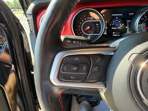 Used 2021 Jeep Wrangler Rubicon AWD/4WD image 6