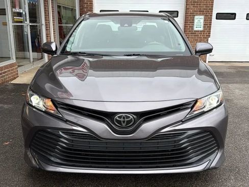 Used 2020 Toyota Camry LE image 4