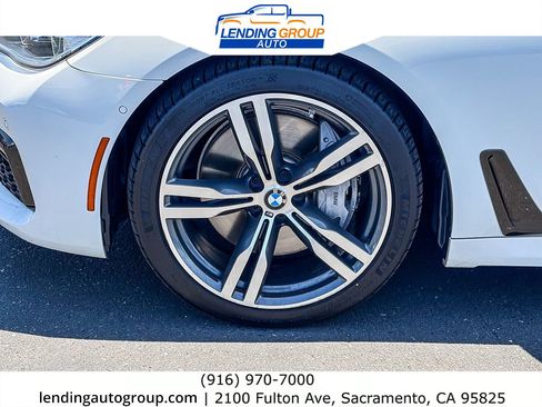 Used 2019 BMW 750i w/ Executive Package RWD image 9