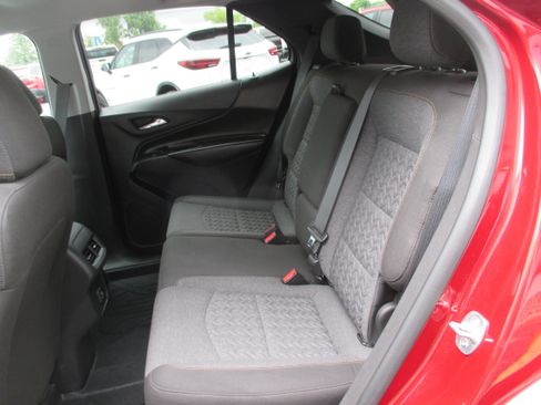 Used 2024 Chevrolet Equinox LT FWD image 11