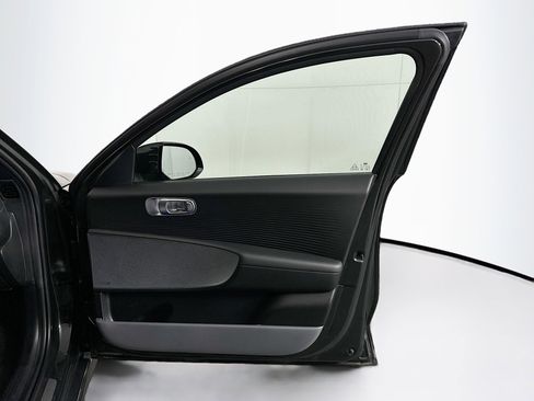 Used 2023 Hyundai Ioniq 6 Limited image 34