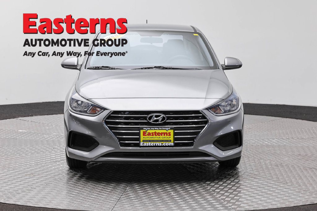 Used 2021 Hyundai Accent SE FWD image 3