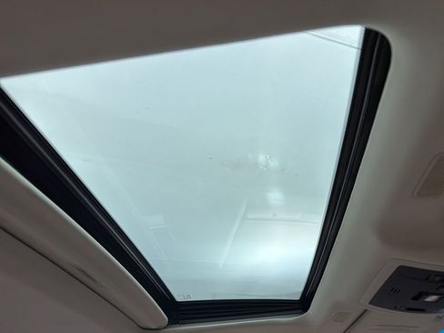 Used 2021 Lexus ES 300h w/ Premium Package image 27