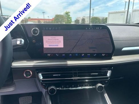 New 2026 Chevrolet Traverse LT w/ Sun and Wheel Package FWD image 22