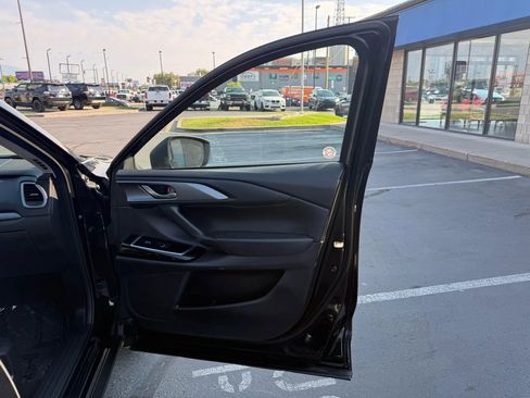 Used 2023 MAZDA CX-9 Touring image 34