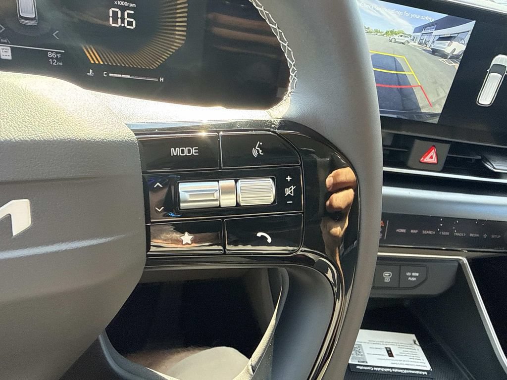 New 2027 Kia Carnival LX FWD image 12