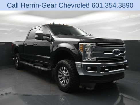 Used 2019 Ford F250 Lariat w/ Lariat Ultimate Package AWD/4WD image 9