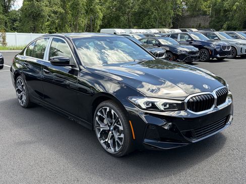 Used 2026 BMW 330i xDrive Sedan w/ Premium Package AWD/4WD image 3