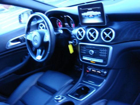 Used 2019 Mercedes-Benz CLA 250 4MATIC image 15