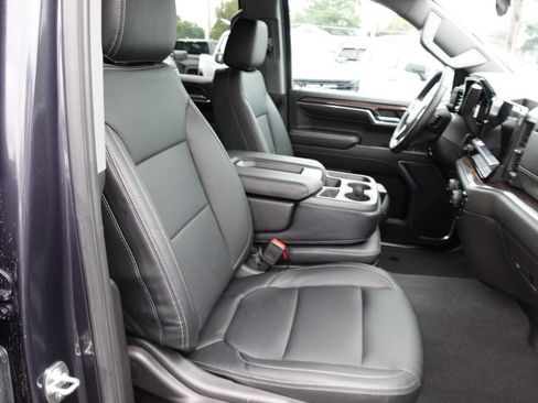 Used 2024 Chevrolet Silverado 1500 LT image 30