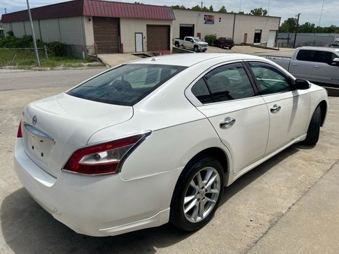 Used 2010 Nissan Maxima 3.5 SV w/ Cold Pkg FWD image 3