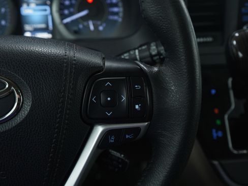 Used 2020 Toyota Sienna XLE image 26