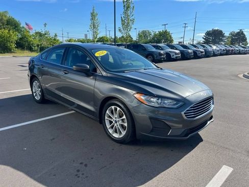Used 2020 Ford Fusion SE FWD image 3