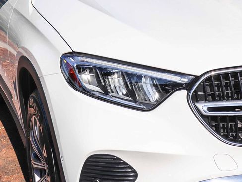 Used 2024 Mercedes-Benz GLC 300 image 4