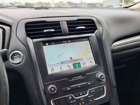 Used 2019 Ford Fusion SE w/ Equipment Group 151A image 8