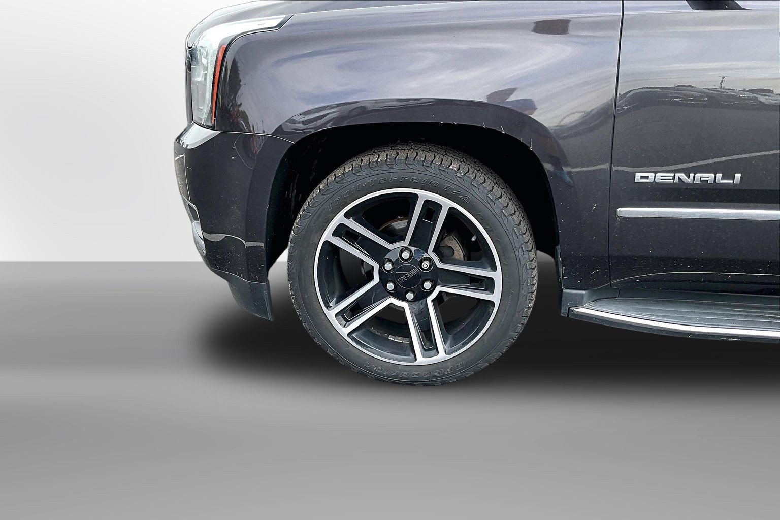 Used 2017 GMC Yukon XL Denali AWD/4WD image 3
