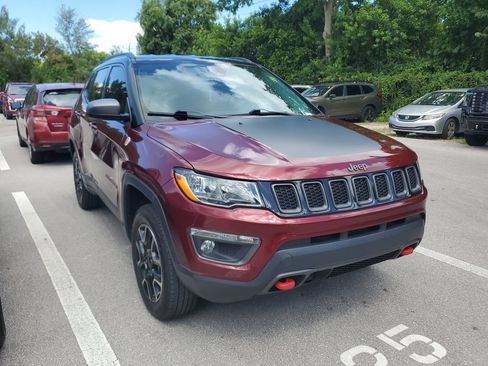 Used 2021 Jeep Compass Trailhawk w/ Convenience Group AWD/4WD image 3