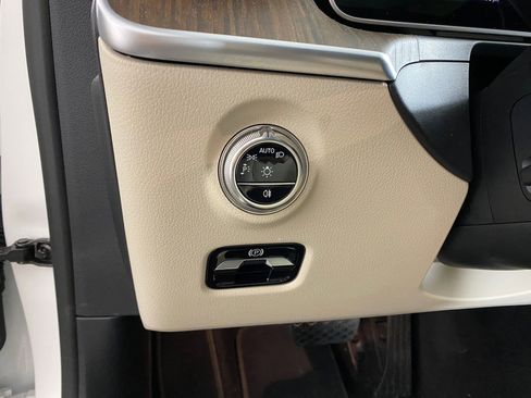 Certified 2025 Mercedes-Benz C 300 4MATIC Sedan image 18