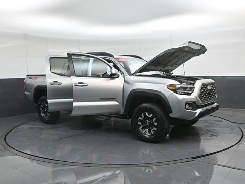 Used 2022 Toyota Tacoma TRD Off-Road image 51