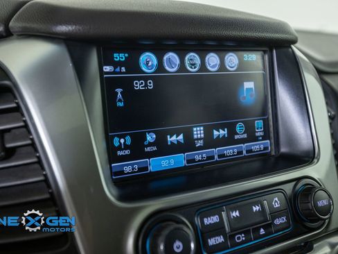 Used 2019 Chevrolet Suburban Premier AWD/4WD image 17