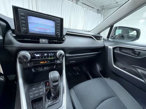 Used 2019 Toyota RAV4 LE w/ Carpet Mat Package AWD/4WD image 14