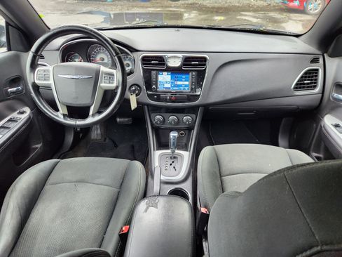 Used 2012 Chrysler 200 Touring FWD image 7