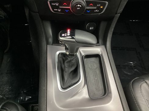 Used 2019 Dodge Charger SXT w/ Leather Interior Group image 37