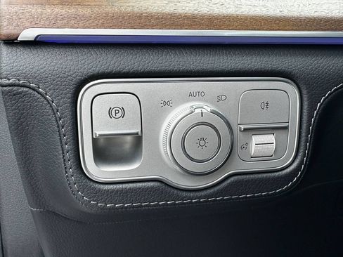 Certified 2025 Mercedes-Benz GLS 450 4MATIC image 35