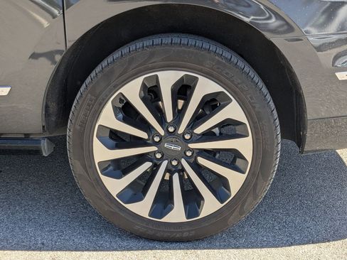 Used 2023 Lincoln Navigator L Reserve image 25