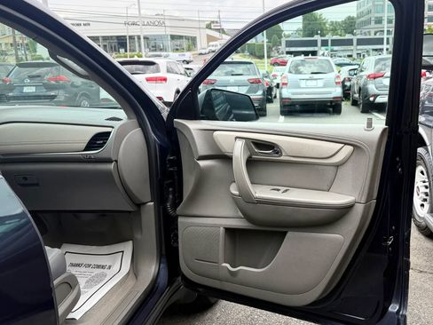 Used 2015 Chevrolet Traverse LS FWD image 33