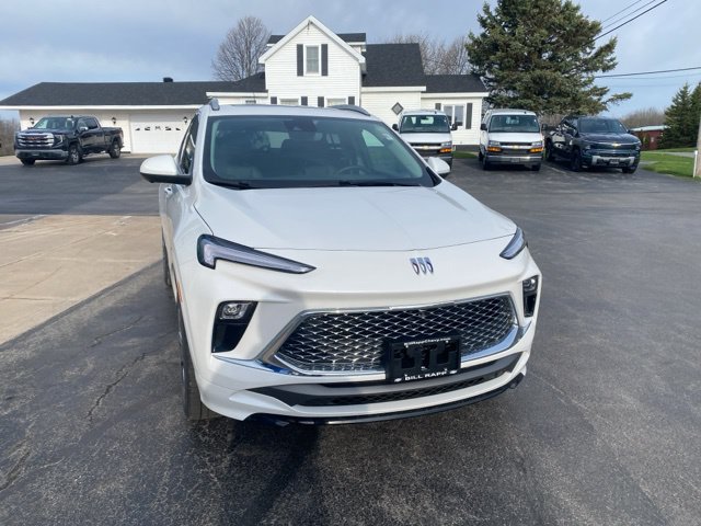 Used 2025 Buick Encore GX Avenir w/ Avenir Technology Package AWD/4WD image 6