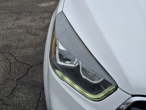 Used 2017 Ford Escape SE w/ Equipment Group 201A image 10