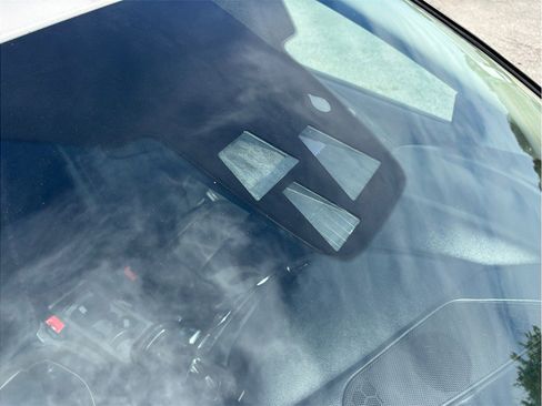 Used 2018 Ford Focus Titanium w/ Titanium Technology Package image 12