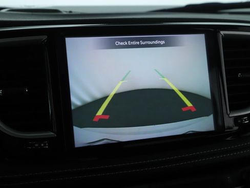 Used 2022 Chrysler Pacifica Touring-L w/ S Appearance Package image 12