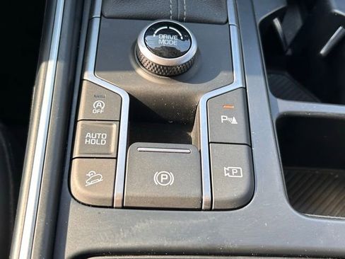 Used 2025 Kia Sorento S FWD image 31