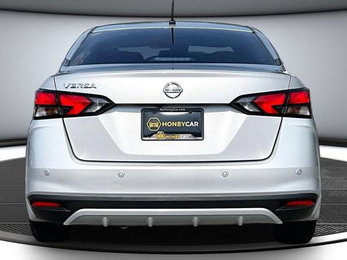 Used 2020 Nissan Versa S FWD image 5