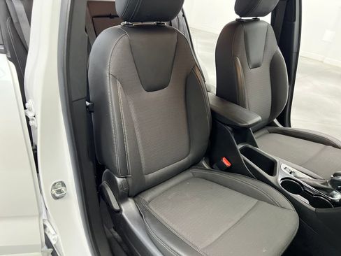 Used 2022 Buick Encore GX Select w/ Sport Touring Package FWD image 29