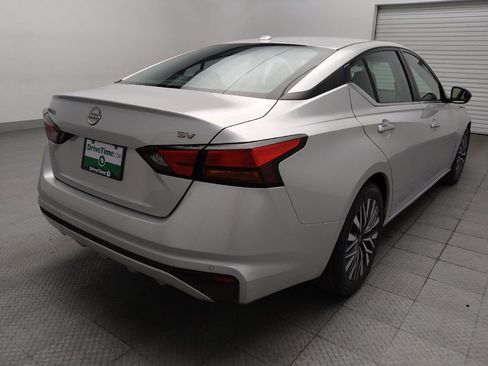Used 2024 Nissan Altima 2.5 SV FWD image 9