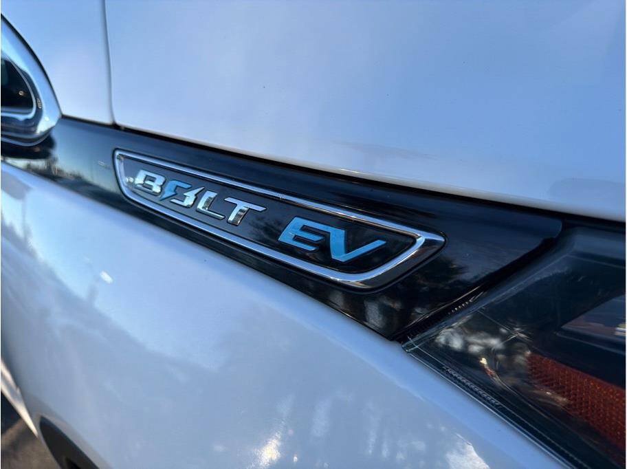 Used 2018 Chevrolet Bolt LT FWD image 21